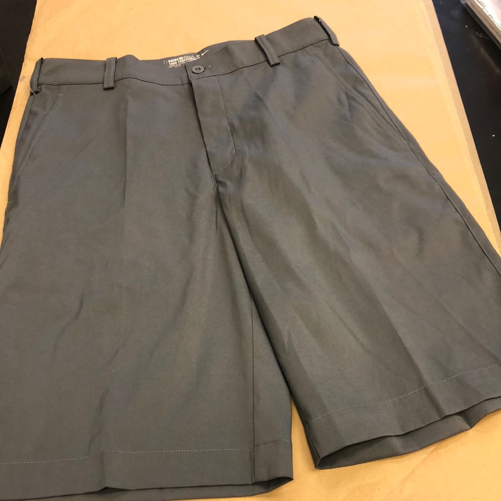 Nike Golf tour performance‎ men’s gray shorts size 28